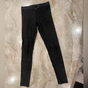 Snakeskin pattern leggings